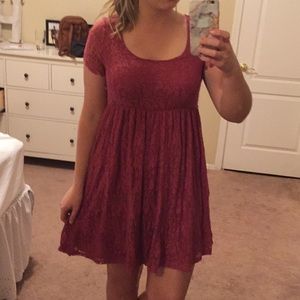 Mauve knee-length lace dress